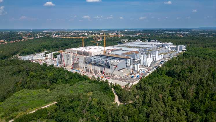18.06.2025, Deutschland, Sachsen, Dresden, auf dem Foto Blick auf die Baustelle der Smart Power Fab von Infineon in Dresden, Infineon Technologies AG, Königsbrücker Str. 180, 01099 Dresden *** 18 06 2025, Germany, Saxony, Dresden, on the photo view of the construction site of Infineons Smart Power Fab in Dresden, Infineon Technologies AG, Königsbrücker Str 180, 01099 Dresden