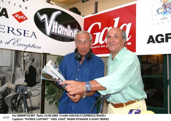 PATRICE LAFFONT AXEL GANZ RADIO VITAMINE A SAINT TROPEZ PLAN AMERICAIN MAGAZINE GALA *** PATRICE LAFFONT AXEL GANZ Radio Vitamine A Heiliger TROPEZ Plan AMERIKANISCH Zeitschrift GALA  Copyright: xAGENCEx xBESTIMAGExAGENCEx xBESTIMAGEx