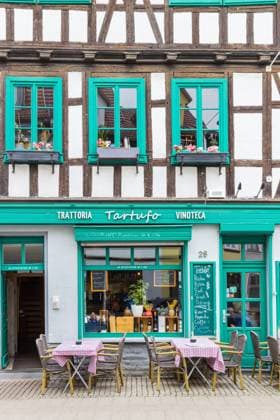 Italienisches Restaurant in einem Fachwerkhaus in Erfurt, Deutschland Italian restaurant in a half timbered house in Erfurt, Germany (License=RM) Copyright: xZoonar.com MarcxVenemax 23640218