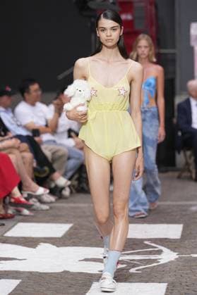 Mailand Fashion Week, Fiorucci Modenschau Milan, Milan Men s Fashion Week: Spring Summer 2026 - Men s Fashion, Spring Summer 2026 - Fiorucci fashion show - catwalk in the photo: Model  Copyright: xRiccardoxGIordanox xipa-agency.netx xRiccardoxGiordanox IPA_Agency_IPA59292944