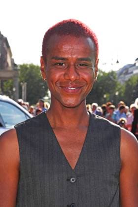 Tarik Tesfu auf dem Roten Teppich zur STAATSOPER FÜR ALLE in der Staatsoper Unter den Linden in Berlin am 21.06.2025