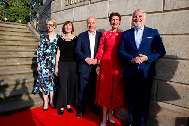 Staatsoper für alle , Roter Teppich auf dem Bebelplatz, Berlin, 21.06.2025 Nina Englert, Elisabeth Sobotka, Kai Wegner, Ilka Horstmeier und Gast bei der Ankunft zu Charles Gounods RomÃ o et Juliette nach William Shakespeare in der Staatsoper für Alle auf dem Bebelplatz in Berlin am 21.6.2025. Berlin Staatsoper Unter den Linden Copyright: xAnitaxBuggex