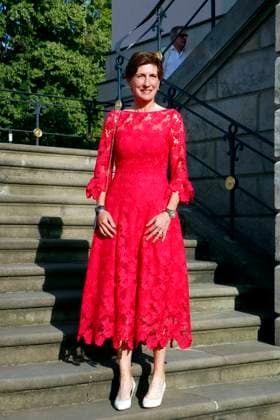 Staatsoper für alle , Roter Teppich auf dem Bebelplatz, Berlin, 21.06.2025 Ilka Horstmeier (Vorstand BMW) bei der Ankunft zu Charles Gounods RomÃ o et Juliette nach William Shakespeare in der Staatsoper für Alle auf dem Bebelplatz in Berlin am 21.6.2025. Berlin Staatsoper Unter den Linden Copyright: xAnitaxBuggex