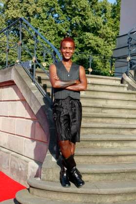 Staatsoper für alle , Roter Teppich auf dem Bebelplatz, Berlin, 21.06.2025 Tarik Tesfu bei der Ankunft zu Charles Gounods RomÃ o et Juliette nach William Shakespeare in der Staatsoper für Alle auf dem Bebelplatz in Berlin am 21.6.2025. Berlin Staatsoper Unter den Linden Copyright: xAnitaxBuggex