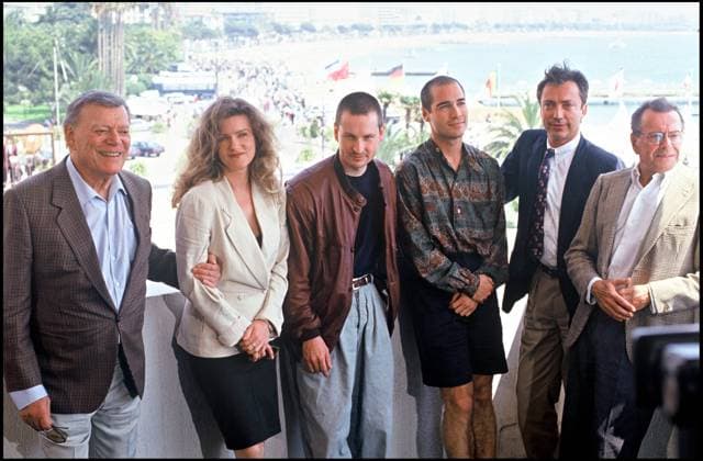 ARCHIVES - BARBARA SUKOWA, LARS VON TRIER, JEAN MARC BARR PRESENTENT EUROPA AU FESTIVAL DE CANNES EN 1991 Cannes France *** Archiv BARBARA SUKOWA, LARS VON SORTIEREN, JEAN MARC BARR PRÄSENT EUROPA Au FESTIVAL von Cannes IN 1991 Cannes Frankreich  Copyright: xANGELI-RINDOFFx xBESTIMAGExANGELI-RINDOFFx xBESTIMAGEx
