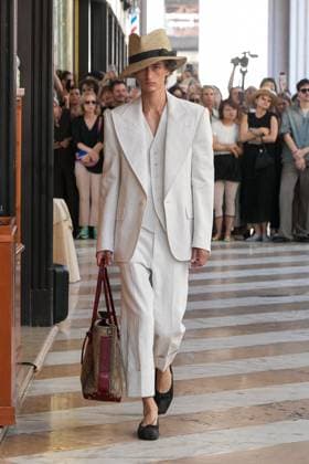 Milan, Milan Men s Fashion Week: Spring Summer 2026 - Men s Fashion, Spring Summer 2026 - Vivienne Westwood fashion show - catwalk in the photo: Model  Copyright: xRiccardoxGIordanox xipa-agency.netx xRiccardoxGiordanox IPA_Agency_IPA59341927
