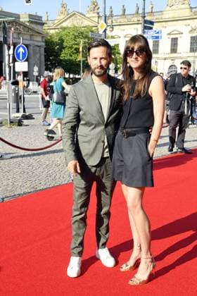 Franz Dinda und Ehefrau Elise Dinda bei der Veranstaltung BMW X Staatsoper für Alle auf dem Bebelplatz in Berlin am 21.06.2025