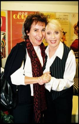 ARCHIVES- ANNIE CORDY DANS SA LOGE DE L OLYMPIA AVEC MARIE PAULE BELLE - ELLE FETE SES 50 ANS DE CARRIERE A L OLYMPIA A PARIS EN 1998 France *** Archiv ANNIE CORDY in AG LOGE von L OLYMPIA mit Maria PAULE BELLE sie FEST SES 50 ANS von CARRIERE A L OLYMPIA A Paris IN 1998 Frankreich  Copyright: xAGENCEx xBESTIMAGExAGENCEx xBESTIMAGEx