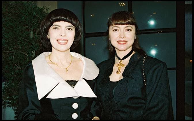 ARCHIVES - MIREILLE MATHIEU ET SA SOEUR MATHILDE - LINE RENAUD DECOREE DE L ORDRE DE CHEVALIER DE LA LEGION D HONNEUR Paris France *** Archiv MIREILLE MATHIEU und AG Schwester MATHILDE LINE RENAUD DECOREE von L Ordnung von Ritter von DIE LEGION D EHRUNG Paris Frankreich  Copyright: xAGENCEx xBESTIMAGExAGENCEx xBESTIMAGEx