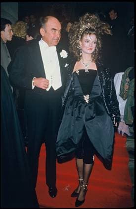 ARCHIVES - LE PRINCE JOHANNES ET LA PRINCESSE GLORIA VON THURN UND TAXIS A L OPERA DE PARIS EN 1985 Paris France *** Archiv der Prinz JOHANNES und DIE PRINZESSIN GLORIA VON THURN UND TAXIS A L Opera von Paris IN 1985 Paris Frankreich  Copyright: xBERTRANDxRINDOFFxPETROFFx xBESTIMAGExBERTRANDxRINDOFFxPETROFFx xBESTIMAGEx