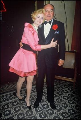 ARCHIVES - LA PRINCESSE GLORIA VON THURN UND TAXIS SON MARI LE PRINCE JOHANNES LORS D UNE SOIREE AUX BAINS DOUCHES A PARIS EN 1988 Paris France *** Archiv DIE PRINZESSIN GLORIA VON THURN UND TAXIS sein Ehemann der Prinz JOHANNES LORS D EINE ABENDFEIER AUX BÄDER DUSCHEN A Paris IN 1988 Paris Frankreich  Copyright: xBERTRANDxRINDOFFxPETROFFx xBESTIMAGExBERTRANDxRINDOFFxPETROFFx xBESTIMAGEx