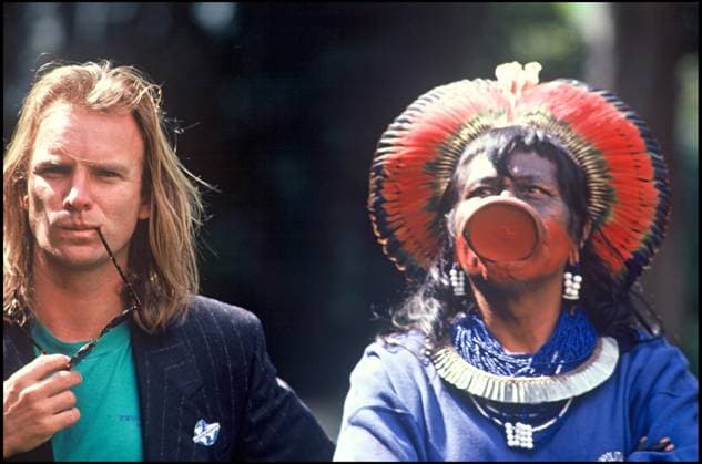 ARCHIVES - STING ET LE CHEF INDIEN DU BRESIL RAONI METUKTIRE EN FRANCE EN 1989 France *** Archiv Sting und der Führer INDIANER VON BRESIL RAONI METUKTIRE IN Frankreich IN 1989 Frankreich  Copyright: xAGENCEx xBESTIMAGExAGENCEx xBESTIMAGEx