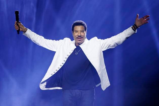 Sänger Lionel Richie live in Köln im Rahmen seiner Say Hello To The Hits -Tour 2025 in der Lanxess-Arena. Köln, 22.06.2025 NRW Deutschland *** Singer Lionel Richie live in Cologne as part of his Say Hello To The Hits Tour 2025 at the Lanxess Arena Cologne, 22 06 2025 NRW Germany Copyright: xChristophxHardtx