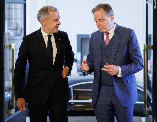 Canadian Prime Minister Mark Carney and Belgian Prime Minister Bart De Wever pictured ahead of a bilateral meeting at the Wetstraat 16 Rue de la Loi 16, Monday 23 June 2025 in Brussels. The Canadese Prime Minister and his wife are paying an official visit to Belgium.  BENOITxDOPPAGNE 127662373