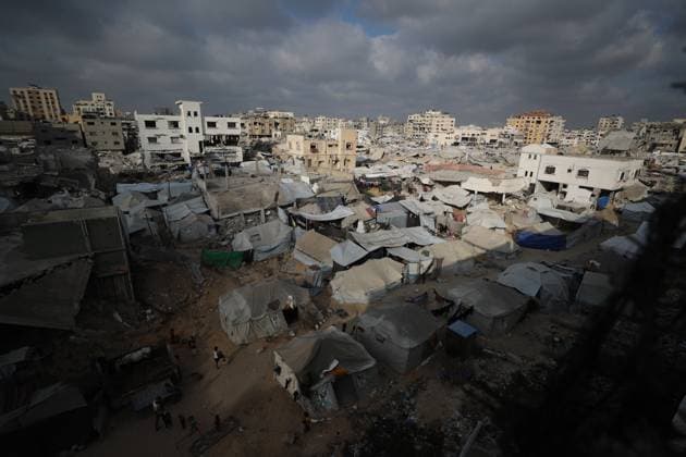 Bilder des Jahres 2025, News 06 Juni News Bilder des Tages Displaced Palestinians struggle to survive amid ongoing Israeli attacks on Gaza GAZA CITY, GAZA - JUNE 23: Thousands of Palestinians whose homes have been destroyed in the Israeli bombardments try to survive in makeshift tents or among the rubble of collapsed buildings in Gaza City, Gaza on June 23, 2025. Mahmoud Issa Anadolu Gaza City Gaza. Editorial use only. Please get in touch for any other usage.  Copyright: x2025xAnadoluxMahmoudxIssax