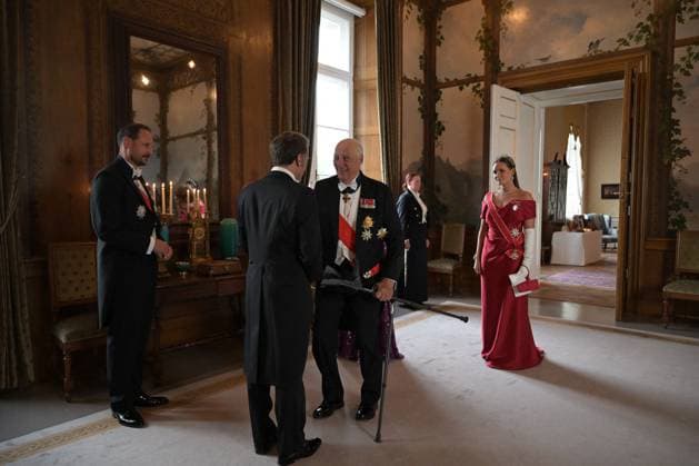 President Macron Visits Norway - Audience Before The Gala Dinner French President Emmanuel Macron and First Lady Brigitte Macron were received in audience by Their Majesties King Harald V and Queen Sonja of Norway at the Royal Palace in Oslo on June 23, 2025. The meeting was also attended by Crown Prince Haakon, Crown Princess Mette-Marit, and Princess Alexandra, as part of the official state visit to Norway. Photo by Jeanne Accorsini Pool ABACAPRESS.COM Oslo Norway  Copyright: xAccorsinixJeanne Pool ABACAx