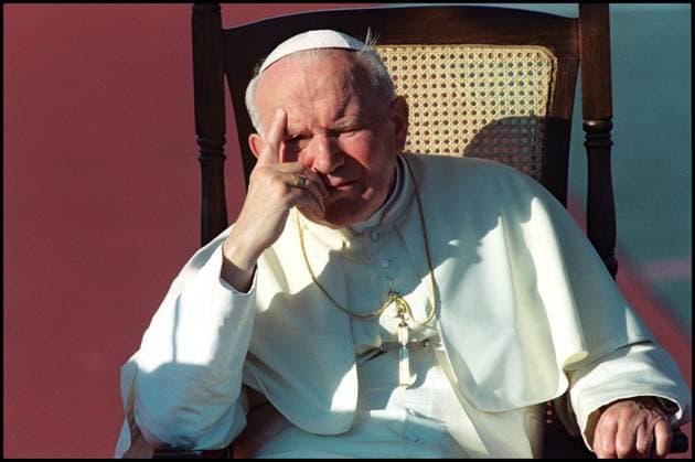 ARCHIVES - LE PAPE JEAN PAUL II EN VISITE A CUBA LA HAVANE Cuba *** Archiv der Papst JEAN Paul II IN Visite A Kuba DIE HAVANE Kuba  Copyright: xDOMINIQUExJACOVIDESx xBESTIMAGExDOMINIQUExJACOVIDESx xBESTIMAGEx