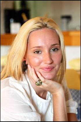 EXCLUSIF - RUBY STEWART (FILLE DE ROD ET DE KELLY EMBERG) POSENT POUR LA MARQUE DE BIJOUX DE GRISOGONO SUR UNE PLAGE DE PORTO CERVO EN SARDAIGNE EXCLUSIVE - RUBY STEWART (DAUGHTER OF ROD STEWART AND KELLY EMBERG) DURING A PHOTO SESSION FOR DE GRISOGONO JEWELS IN PORTO CERVO SARDINIA SARDAIGNE Italie *** EXKLUSIV RUBY STEWART Mädchen von ROD und von KELLY EMBERG POSENT für DIE Marke von SCHMUCK von GRISOGONO auf EINE Strand von PORTO CERVO IN Sardinien EXKLUSIVE RUBY STEWART DAUGHTER OF ROD STEWART AND KELLY EMBERG DURING A photographie SESSION FOR von GRISOGONO JEWELS IN PORTO CERVO SARDINIA Sardinien Italien  Copyright: xDOMINIQUExJACOVIDESx xBESTIMAGExDOMINIQUExJACOVIDESx xBESTIMAGEx
