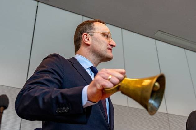 News Themen der Woche KW26 News Bilder des Tages Jens Spahn eroeffnet die Fraktionssitzung von der CDU im Bundestag in Berlin, 24.06.2025. Berlin Deutschland *** Jens Spahn opens the parliamentary group meeting of the CDU in the Bundestag in Berlin, 24 06 2025 Berlin Germany Copyright: xTiloxStraussx