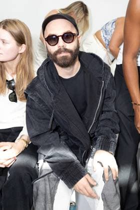 Front row of the Etudes Studio Spring Summer 2026 menswear fashion show during Paris Fashion Week at the Palais de Tokyo Woodkid au front row du défilé Etudes Studio de la mode homme Printemps Été 2026 dans le cadre de la Fashion Week de Paris au Palais de Tokyo, à Paris, France, le 24 juin 2025 Jeremy Melloul Bestimage Front row of the Etudes Studio Spring Summer 2026 menswear fashion show during Paris Fashion Week at the Palais de Tokyo in Paris, France, on June 24, 2025 Woodkid au front row du défilé Etudes Studio de la mode homme Printemps Été 2026 dans le cadre de la Fashion Week de Paris au Palais de Tokyo, à Paris, France, le 24 juin 2025 Jeremy Melloul Bestimage Front row of the Etudes Studio Spring Summer 2026 menswear fashion sho  Copyright: xJeremyxMelloulx xBestimagexJeremyxMelloulx xBestimagex