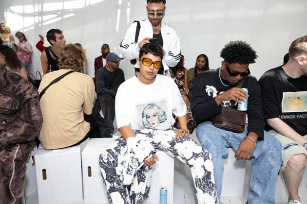 Front row of the Etudes Studio Spring Summer 2026 menswear show during Paris Fashion Week at Palais de Tokyo Eloi Celebrités au défilé de mode Etudes Studio, Paris 24 Juin 2025 Jeremy MELLOUL Bestimage Eloi Celebrités au défilé de mode Etudes Studio, Paris 24 Juin 2025 Jeremy MELLOUL Bestimage Paris France  Copyright: xJeremyxMelloulx xBestimagexJeremyxMelloulx xBestimagex