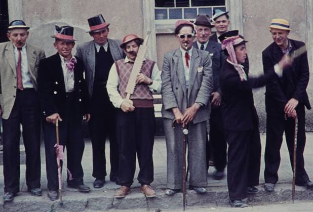 Party GER,20260101, Aufnahme ca. 1950, Silvester, Party mit verkleideten Gästen *** Party GER,20260101, photo ca. 1950, New Years Eve, party with dressed up guests