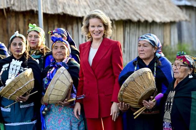 Entertainment Themen der Woche KW26 Bilder des Jahres 2025, Entertainment 06 Juni Entertainment Bilder des Tages Queen Mathilde of Belgium meets with a native community in la Pintana in the marge of an official Belgian state visit to the Republic of Chile, Tuesday 24 June 2025.  DIRKxWAEM 127740935