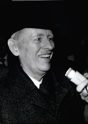 Deutschland, Zweiter Weltkrieg 21. Dezember 1965 – Ehemaliger Chef des westdeutschen Geheimdienstes wurde vom Untersuchungsausschuss des Bundesrates angehört: – General a. D. Reinhard Gehlen (ReinHard Gehlen – Bild), ehemaliger Chef des westdeutschen Geheimdienstes (Bundesnachrichtendienst), wurde kürzlich vom Untersuchungsausschuss des Bundesrates angehört, der den Fall des ostdeutschen Spions Günter Guillaume sowie illegale Aktivitäten des Geheimdienstes in Westdeutschland untersucht. General Gehlen wurde im letztgenannten Fall befragt und gefragt, ob ihm etwas über die illegale Vernichtung von Unterlagen prominenter westdeutscher Politiker, Journalisten und Verleger bekannt sei. Der Ausschuss, der normalerweise in Bonn tagt, war extra na  Copyright: xUnitedxArchivesx xkpaxKeystonex 19600102_p04_k09_212