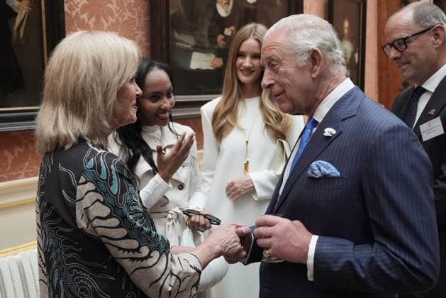Winners of the King s Trust Awards 2025 reception King Charles III speaks with Dame Joanna Lumley during a reception for the winners of the King s Trust Awards 2025 at Buckingham Palace, London. Picture date: Wednesday June 25, 2025., Credit:Stefan Rousseau Avalon UK, London  Copyright: xStefanxRousseaux xAvalonx 1014927537