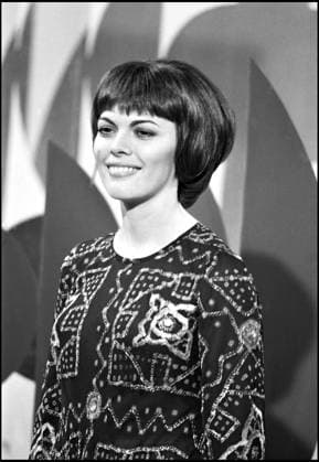 ARCHIVES - MIREILLE MATHIEU LORS D UN SHOW TELE France *** ARCHIVES MIREILLE MATHIEU LORS DUN SHOW TELE France  Copyright: xAGENCEx xBESTIMAGExAGENCEx xBESTIMAGEx