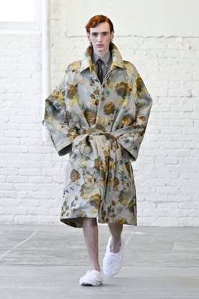 Défilé Hed Mayner Collection Homme Prêt à Porter Printemps Eté 2026 lors de la Fashion Week de Paris PFW Défilé Hed Mayner Collection Homme Prêt à Porter Printemps Eté 2026 lors de la Fashion Week de Paris, le 25 juin 2025 Fashion Show Men Ready to Wear Spring Summer 2026 Collection at Paris Fashion Week on june 25th 2025 Paris France  Copyright: xAgencex xBestimagexAgencex xBestimagex