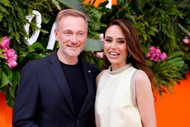 Entertainment Bilder des Tages Politiker Christian Lindner (FDP) und seine Gattin TV-Journalistin Franca Lehfeldt beim WoMen on Top Award Award 2025 im HATO Düsseldorf. Düsseldorf, 26.06.2025 NRW Deutschland *** Politician Christian Lindner FDP and his wife TV journalist Franca Lehfeldt at the WoMen on Top Award Award 2025 at HATO Düsseldorf Düsseldorf, 26 06 2025 NRW Germany Copyright: xChristophxHardtx