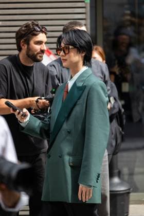 Celebrities at Amiri Men Ready to Wear Spring Summer 2026 Collection fashion show, during Paris Fashion Week PFW Dori Sakurada Celebrities at Amiri Men Ready to Wear Spring Summer 2026 Collection fashion show, during Paris Fashion Week on june 26th 2025 Thibault Duboucher Bestimage Celebrities at Amiri Men Ready to Wear Spring Summer 2026 Collection fashion show, during Paris Fashion Week on june 26th 2025  Copyright: xThibaultxDuboucherx xBestimagexThibaultxDuboucherx xBestimagex