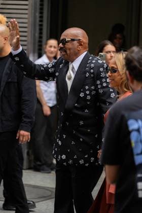 Celebrities at Amiri Men Ready to Wear Spring Summer 2026 Collection fashion show, during Paris Fashion Week PFW Marjorie Elaine Harvey and Steve Harvey Celebrities at Amiri Men Ready to Wear Spring Summer 2026 Collection fashion show, during Paris Fashion Week on june 26th 2025 Thibault Duboucher Bestimage Celebrities at Amiri Men Ready to Wear Spring Summer 2026 Collection fashion show, during Paris Fashion Week on june 26th 2025  Copyright: xThibaultxDuboucherx xBestimagexThibaultxDuboucherx xBestimagex