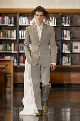 Défilé Sean Suen Collection Homme Prêt à Porter Printemps Eté 2026 lors de la Fashion Week de Paris PFW Défilé Sean Suen Collection Homme Prêt à Porter Printemps Eté 2026 lors de la Fashion Week de Paris, le 26 juin 2025 Sean Suen Fashion Show Men Ready to Wear Spring Summer 2026 Collection at Paris Fashion Week on june 26th 2025 Paris France  Copyright: xAgencex xBestimagexAgencex xBestimagex