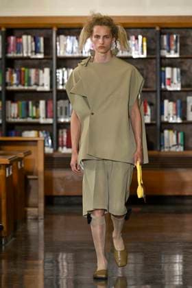 Défilé Sean Suen Collection Homme Prêt à Porter Printemps Eté 2026 lors de la Fashion Week de Paris PFW Défilé Sean Suen Collection Homme Prêt à Porter Printemps Eté 2026 lors de la Fashion Week de Paris, le 26 juin 2025 Sean Suen Fashion Show Men Ready to Wear Spring Summer 2026 Collection at Paris Fashion Week on june 26th 2025 Paris France  Copyright: xAgencex xBestimagexAgencex xBestimagex