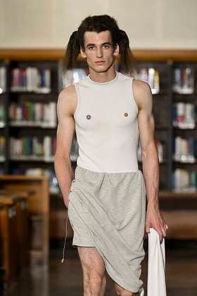 Défilé Sean Suen Collection Homme Prêt à Porter Printemps Eté 2026 lors de la Fashion Week de Paris PFW Défilé Sean Suen Collection Homme Prêt à Porter Printemps Eté 2026 lors de la Fashion Week de Paris, le 26 juin 2025 Sean Suen Fashion Show Men Ready to Wear Spring Summer 2026 Collection at Paris Fashion Week on june 26th 2025 Paris France  Copyright: xAgencex xBestimagexAgencex xBestimagex