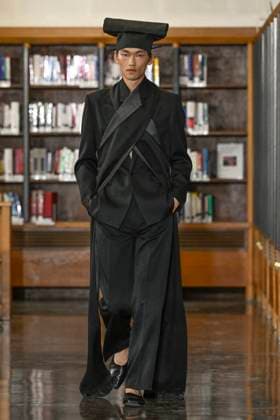 Défilé Sean Suen Collection Homme Prêt à Porter Printemps Eté 2026 lors de la Fashion Week de Paris PFW Défilé Sean Suen Collection Homme Prêt à Porter Printemps Eté 2026 lors de la Fashion Week de Paris, le 26 juin 2025 Sean Suen Fashion Show Men Ready to Wear Spring Summer 2026 Collection at Paris Fashion Week on june 26th 2025 Paris France  Copyright: xAgencex xBestimagexAgencex xBestimagex