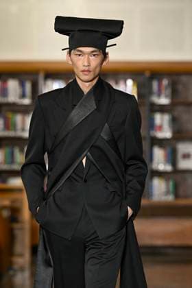 Défilé Sean Suen Collection Homme Prêt à Porter Printemps Eté 2026 lors de la Fashion Week de Paris PFW Défilé Sean Suen Collection Homme Prêt à Porter Printemps Eté 2026 lors de la Fashion Week de Paris, le 26 juin 2025 Sean Suen Fashion Show Men Ready to Wear Spring Summer 2026 Collection at Paris Fashion Week on june 26th 2025 Paris France  Copyright: xAgencex xBestimagexAgencex xBestimagex