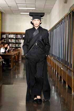 Défilé Sean Suen Collection Homme Prêt à Porter Printemps Eté 2026 lors de la Fashion Week de Paris PFW Défilé Sean Suen Collection Homme Prêt à Porter Printemps Eté 2026 lors de la Fashion Week de Paris, le 26 juin 2025 Sean Suen Fashion Show Men Ready to Wear Spring Summer 2026 Collection at Paris Fashion Week on june 26th 2025 Paris France  Copyright: xAgencex xBestimagexAgencex xBestimagex