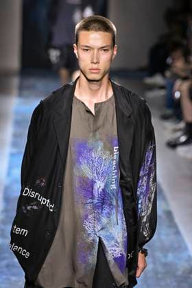 Yamamoto Fashion Show Mens Ready to Wear Spring Summer 2026 Collection at Paris Fashion Week PFW Yamamoto Fashion Show Mens Ready to Wear Spring Summer 2026 Collection at Paris Fashion Week on june 26th 2025 Yamamoto Fashion Show Mens Ready to Wear Spring Summer 2026 Collection at Paris Fashion Week on june 26th 2025 Paris France  Copyright: xAgencex xBestimagexAgencex xBestimagex