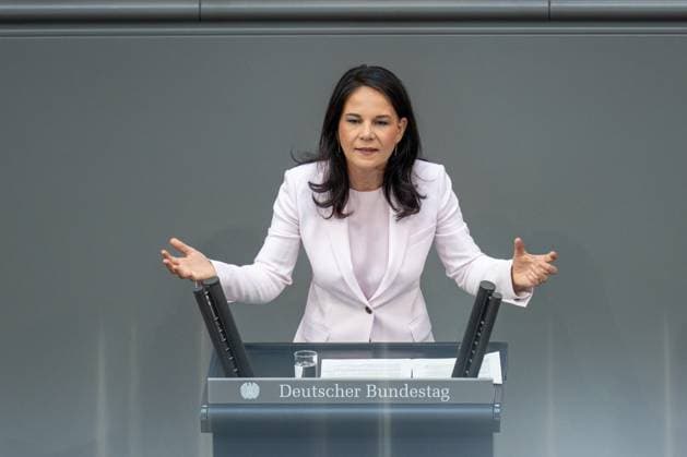 News Themen der Woche KW26 Berlin, Sitzung im Deutschen Bundestag - vorerst letzte Rede von Annalena Baerbock Annalena Baerbocks letzte Rede im Bundestag in Berlin, 27.06.2025. Berlin Deutschland *** Annalena Baerbocks last speech in the Bundestag in Berlin, 27 06 2025 Berlin Germany Copyright: xTiloxStraussx