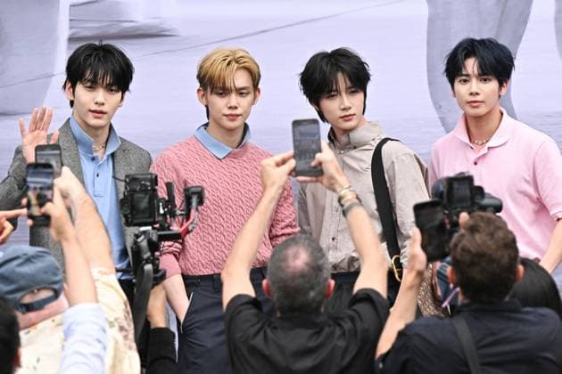 Entertainment Themen der Woche KW26 Entertainment Bilder des Tages Dior Homme Arrivals Soobin, Yeonju, Beomgyu and Taehyun from Tomorrow X Together attending the Dior Homme Menswear Spring Summer 2026 show as part of Paris Fashion Week in Paris, France on June 27, 2025. Photo by Aurore Marechal ABACAPRESS.COM Paris France  Copyright: xMarechalxAurore ABACAx