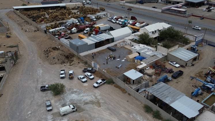Discovery of 60 embalmed bodies raises alarms in Ciudad Juarez CIUDAD JUAREZ, MEXICO - JUNE 27: Forensic investigators uncover approximately 60 embalmed bodies in unsanitary conditions at a clandestine crematorium in Ciudad Juarez, Mexico, on June 27, 2025. The facility, located in the Granjas Polo Gamboa neighborhood, was operating irregularly and has been sealed by municipal and state authorities. Christian Torres Anadolu Ciudad Juarez Mexico. Editorial use only. Please get in touch for any other usage.  Copyright: x2025xAnadoluxChristianxTorresx