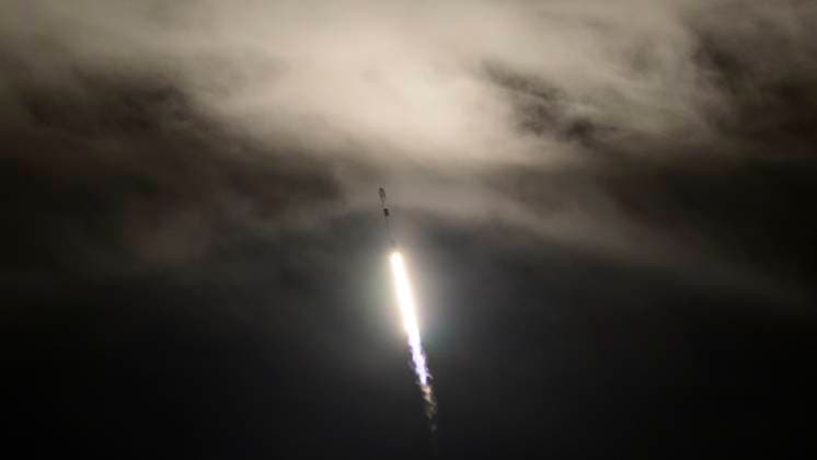 News Themen der Woche KW26 June 28, 2025, Cape Canaveral, Florida, USA: A SpaceX Falcon 9 rocket carrying 27 Starlink satellites, lifts off from Space Launch Complex-40 at Cape Canaveral Space Force Station, Florida, at 12:26 a.m. EDT on June 28, 2025. Cape Canaveral USA - ZUMAb268 20250628_znp_b268_002 Copyright: xJenniferxBriggsx