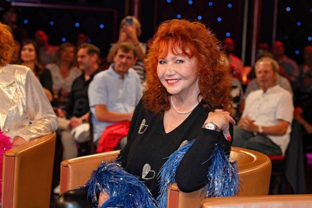 MDR - Riverboat. Sängerin Regina Thoss anläßlich der Aufzeichnung der MDR - Talkshow Riverboat am 27.06.2025 in der Mediacity Leipzig. 20250627ADO0085 *** MDR Riverboat singer Regina Thoss on the occasion of the recording of the MDR talk show Riverboat on 27 06 2025 at Mediacity Leipzig 20250627ADO0085