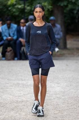 Défilé White Mountaineering de la mode homme Printemps Été 2026 dans le cadre de la Fashion Week de Paris Défilé White Mountaineering de la mode homme Printemps Été 2026 dans le cadre de la Fashion Week de Paris, France, le 28 juin 2025 Sébastien Fremont Bestimage A model, faashion detail, walks the runway during the White Mountaineering Menswear Spring Summer 2026 show as part of Paris Fashion Week on June 28, 2025 in Paris, France Paris France  Copyright: xSebastienxFremontx xBestimagexSebastienxFremontx xBestimagex