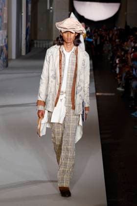 Défilé KidSuper de la mode homme Printemps Été 2026 dans le cadre de la Fashion Week de Paris A model walks the runway during the KidSuper Homme Ready to Wear Spring Summer 2026 fashion show as part of the Paris Menswear Fashion Week on June 28, 2025 in Paris, France Paris France  Copyright: xAgencex xBestimagexAgencex xBestimagex