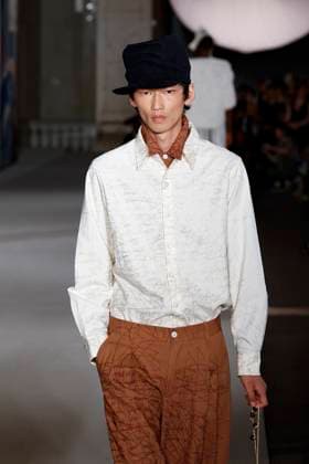 Défilé KidSuper de la mode homme Printemps Été 2026 dans le cadre de la Fashion Week de Paris A model walks the runway during the KidSuper Homme Ready to Wear Spring Summer 2026 fashion show as part of the Paris Menswear Fashion Week on June 28, 2025 in Paris, France Paris France  Copyright: xAgencex xBestimagexAgencex xBestimagex
