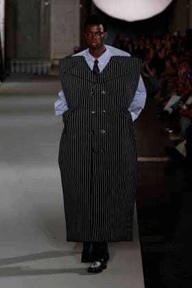 Défilé KidSuper de la mode homme Printemps Été 2026 dans le cadre de la Fashion Week de Paris A model walks the runway during the KidSuper Homme Ready to Wear Spring Summer 2026 fashion show as part of the Paris Menswear Fashion Week on June 28, 2025 in Paris, France Paris France  Copyright: xAgencex xBestimagexAgencex xBestimagex